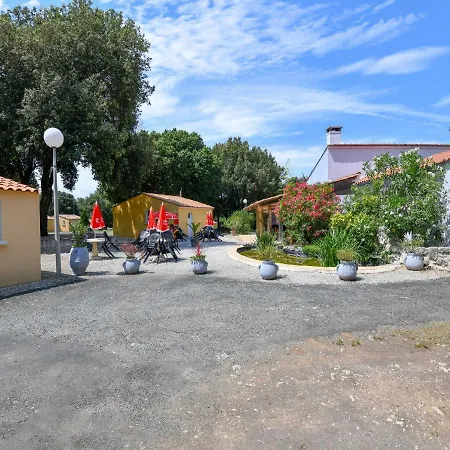 Affluent Holiday In Saint-savinien With Jacuzzi, Sauna Casa de Férias *